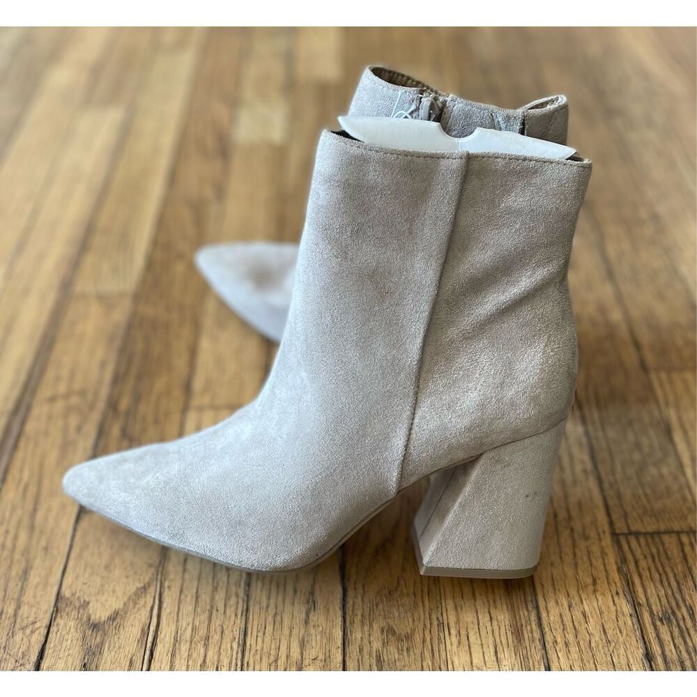 A New Day Cream Chunk Heel Boots 10 New Flawed